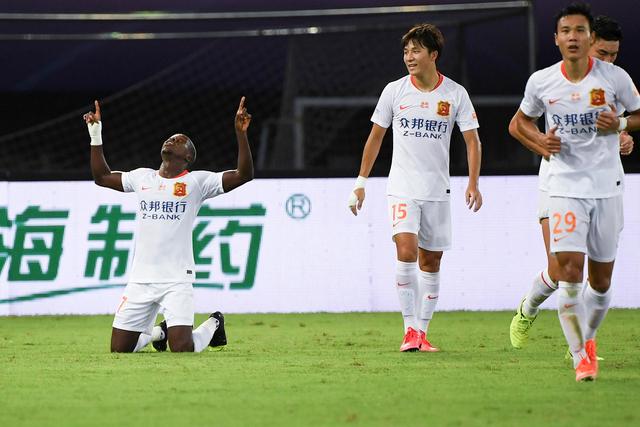 原新疆队后卫黄荣奇加盟广东男篮 1年C类合同